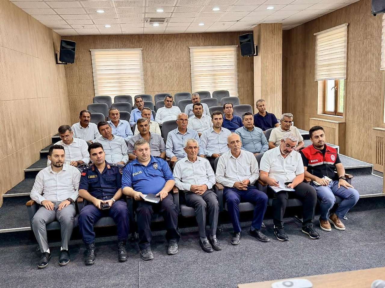 Kaymakam Bağış köy muhtarlarıyla bir araya geldi