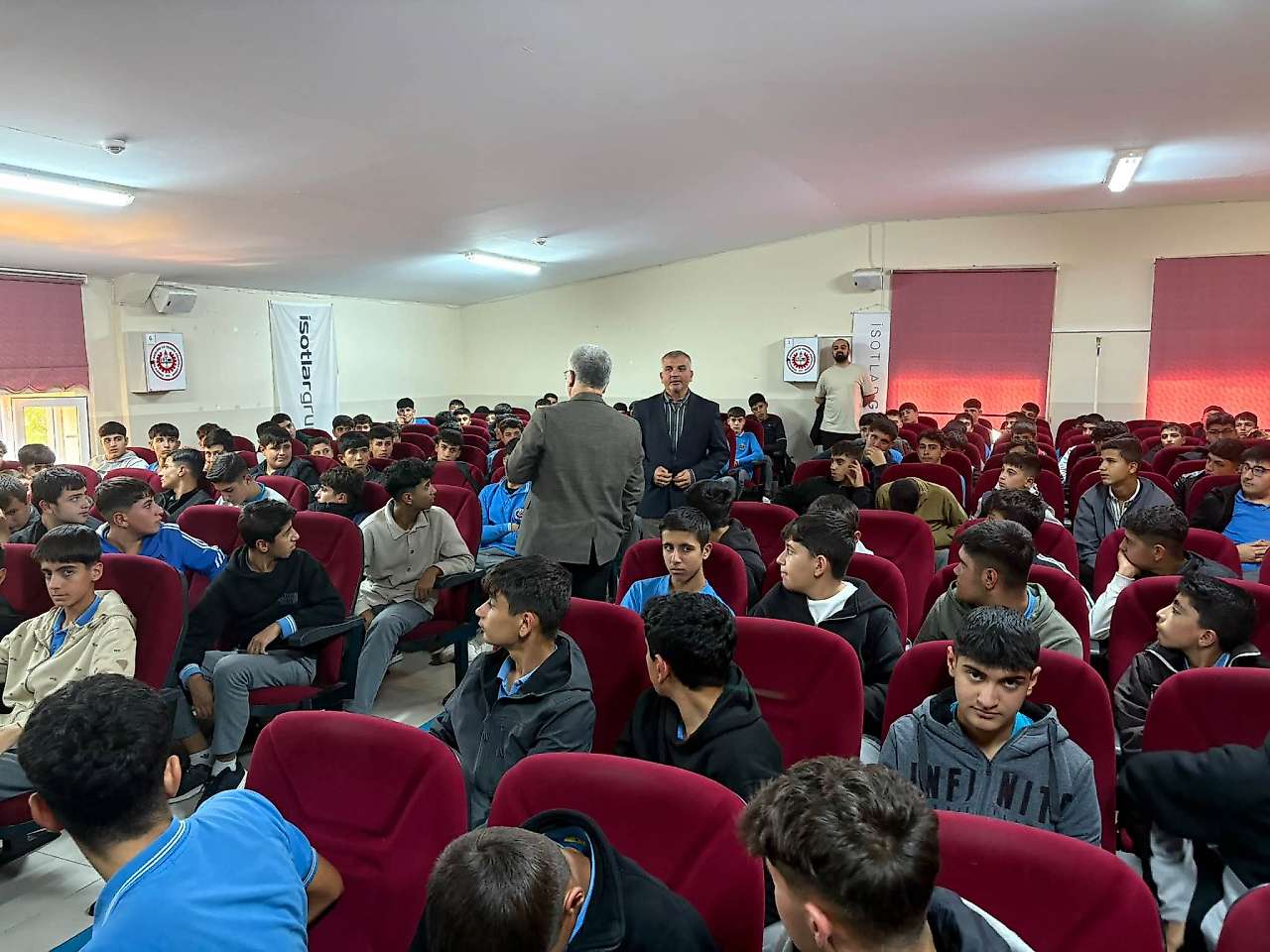Besni'de Hz. Peygamber ve Güzel Ahlak konulu program gerçekleştirildi