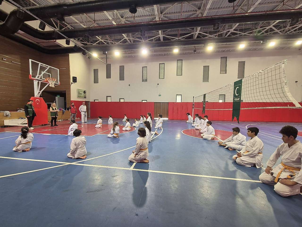 Besni'de genç sporculara bağımlılıkla mücadele eğitimi verildi