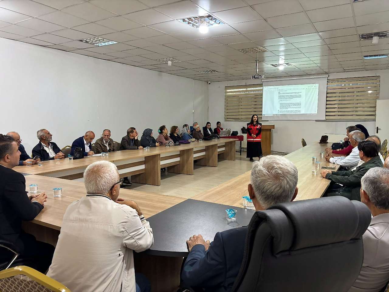 Adıyaman'da Yaşlı Hakları, Stresle Baş Etme ve Etkili İletişim konularında farkındalık eğitimi