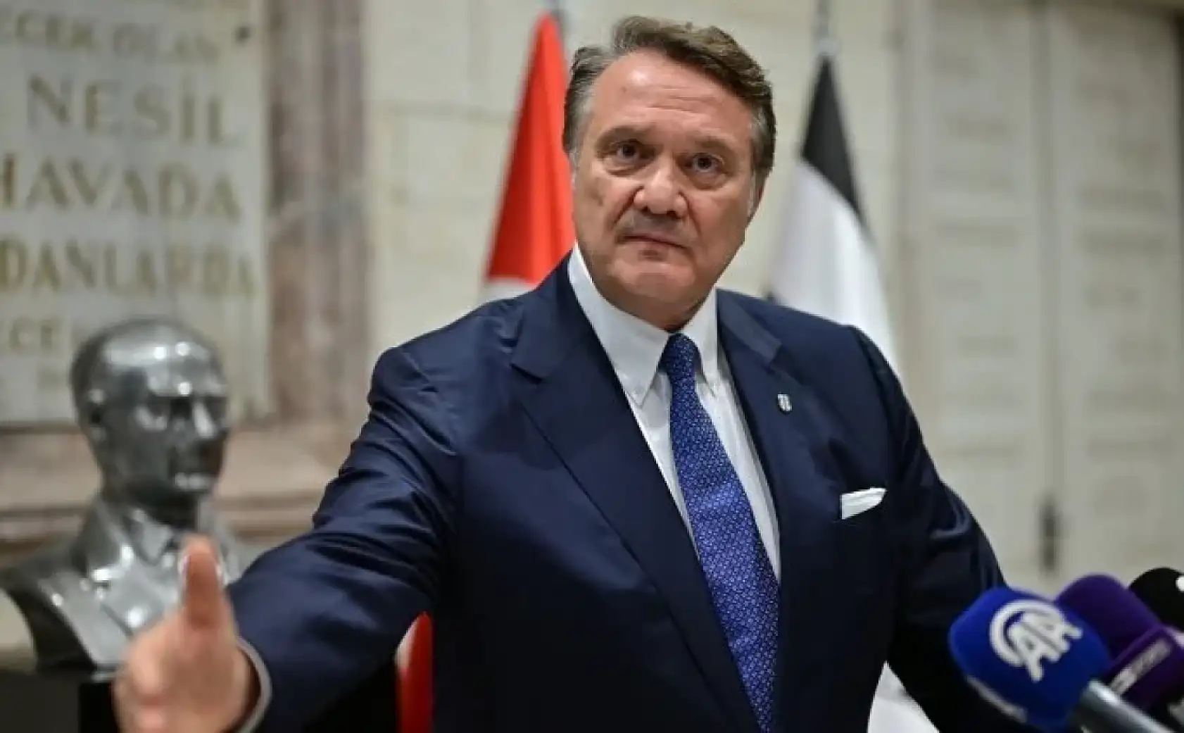 Hasan Arat'tan seçime günler kala flaş hamle