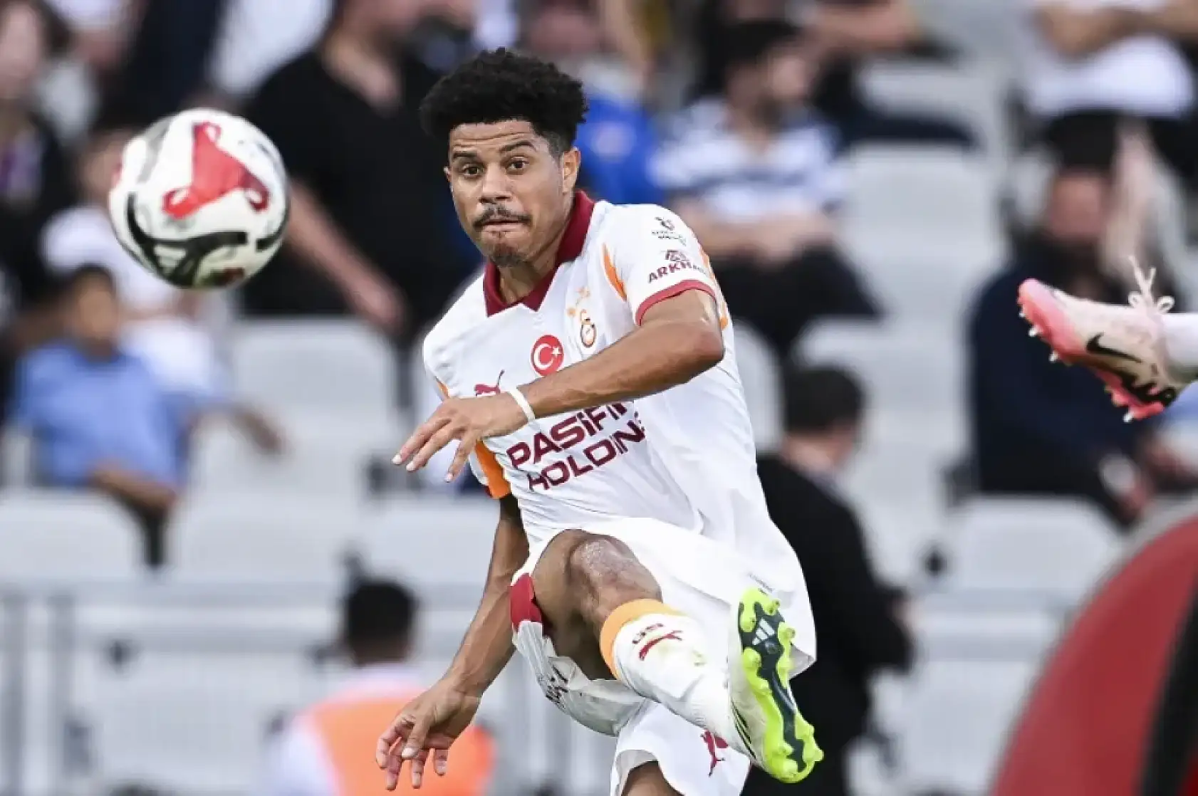 Galatasaray'da Gabriel Sara ile yollar ayrılıyor