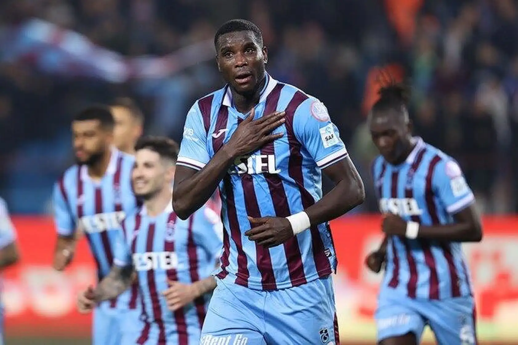 Trabzonspor'da Onuachu takımda kalacak mı belli oldu