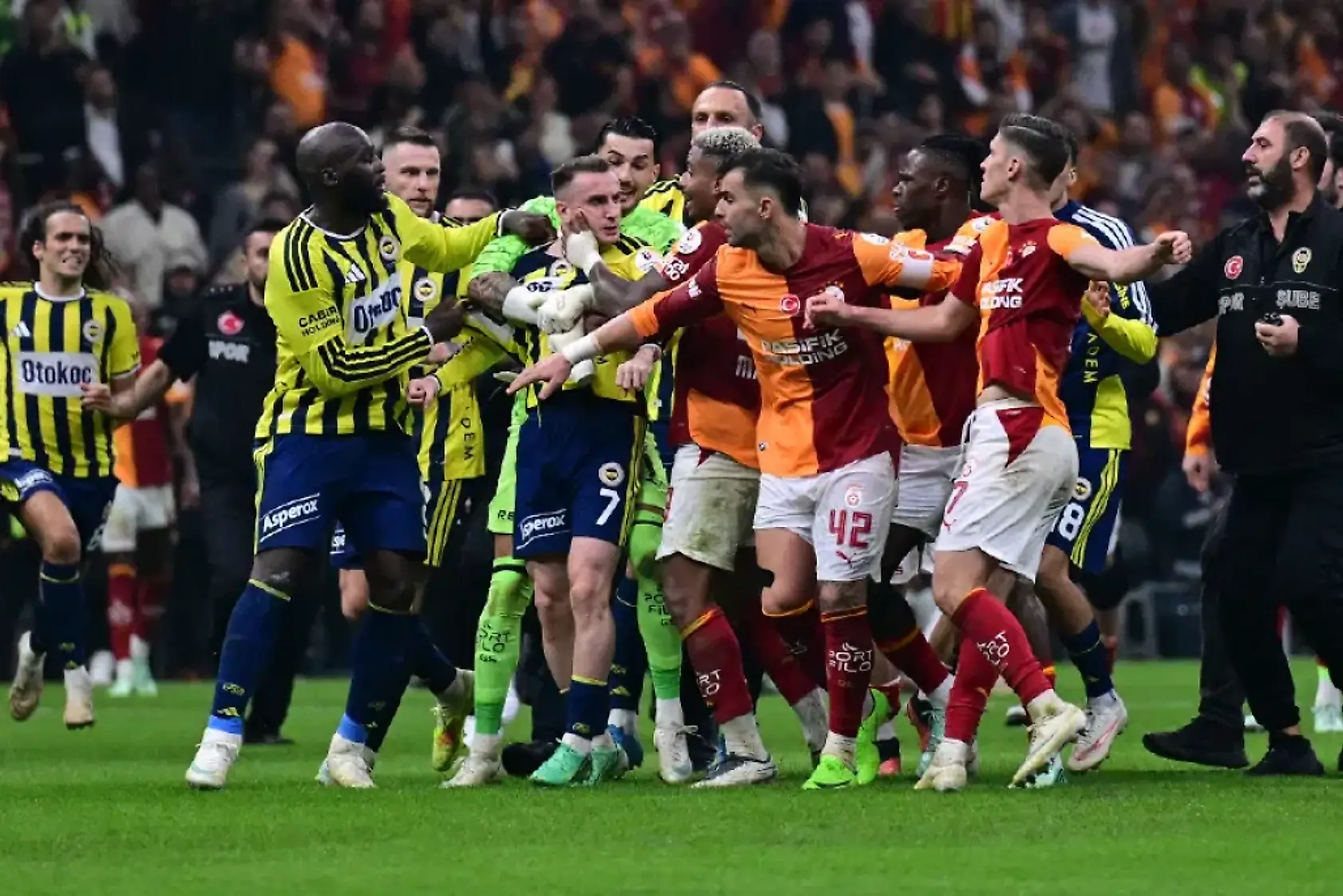 Derbi faturası ağır olacak! İşte gelecek cezalar