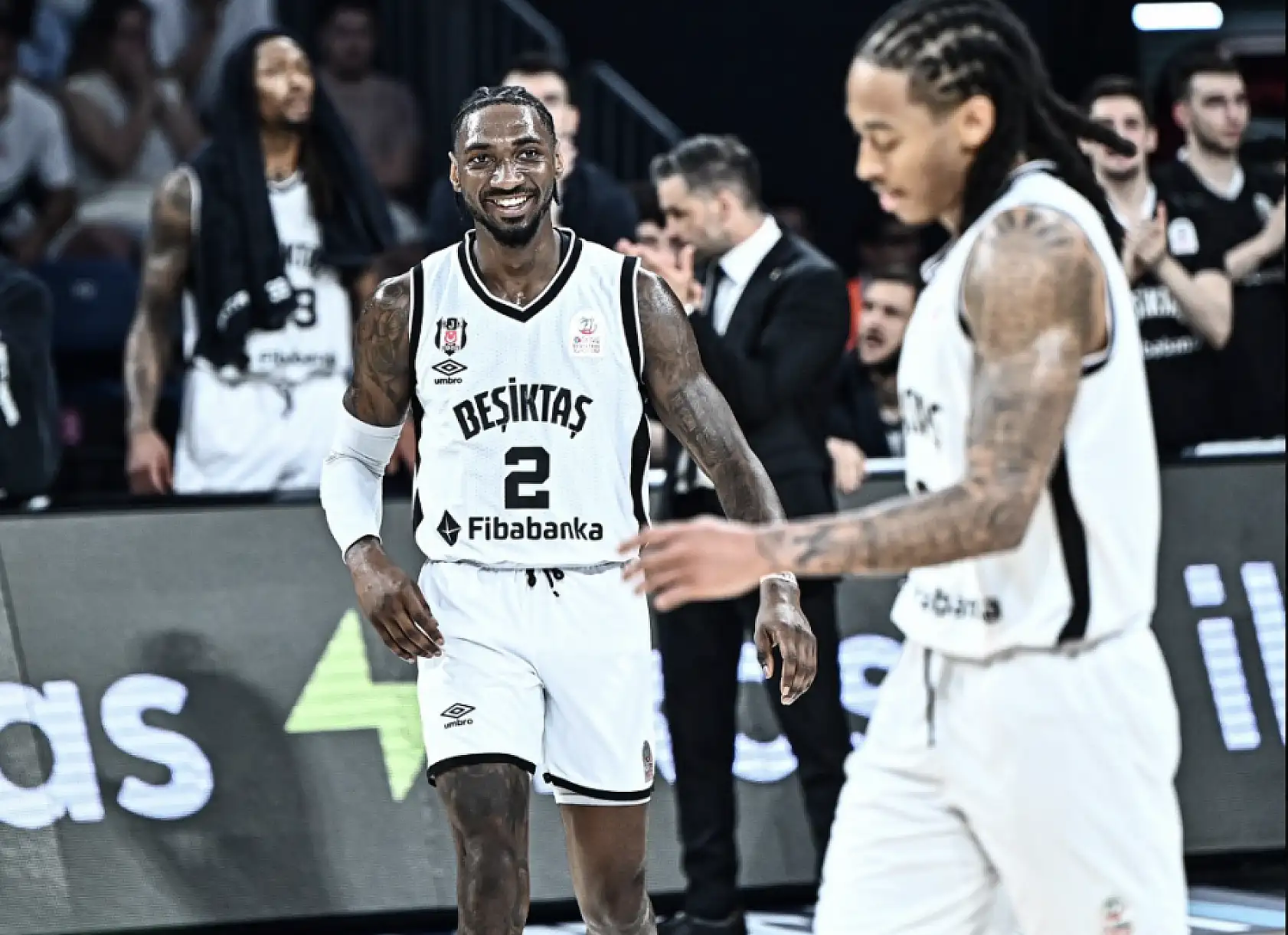 Beşiktaş'tan Galatasaray'a tarihi fark