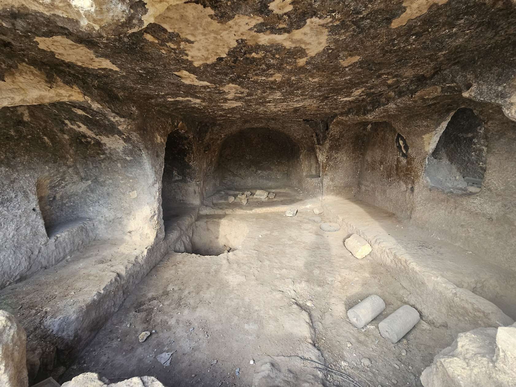 Kızılkoyun Nekropolü: Urfa'nın Kayalara İşlenmiş Hafızası