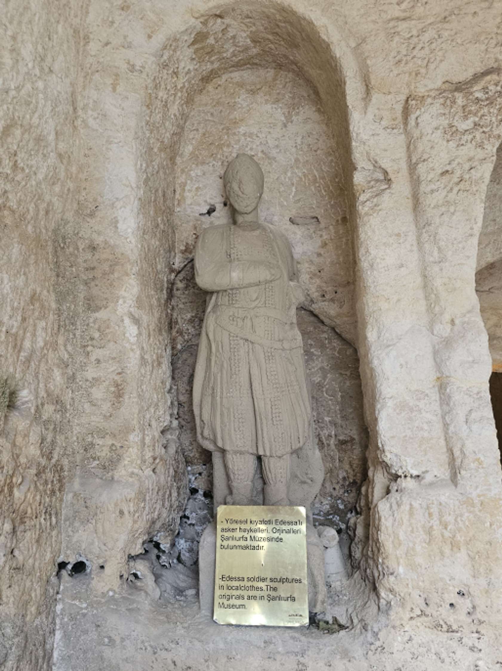 Kızılkoyun Nekropolü: Urfa'nın Kayalara İşlenmiş Hafızası