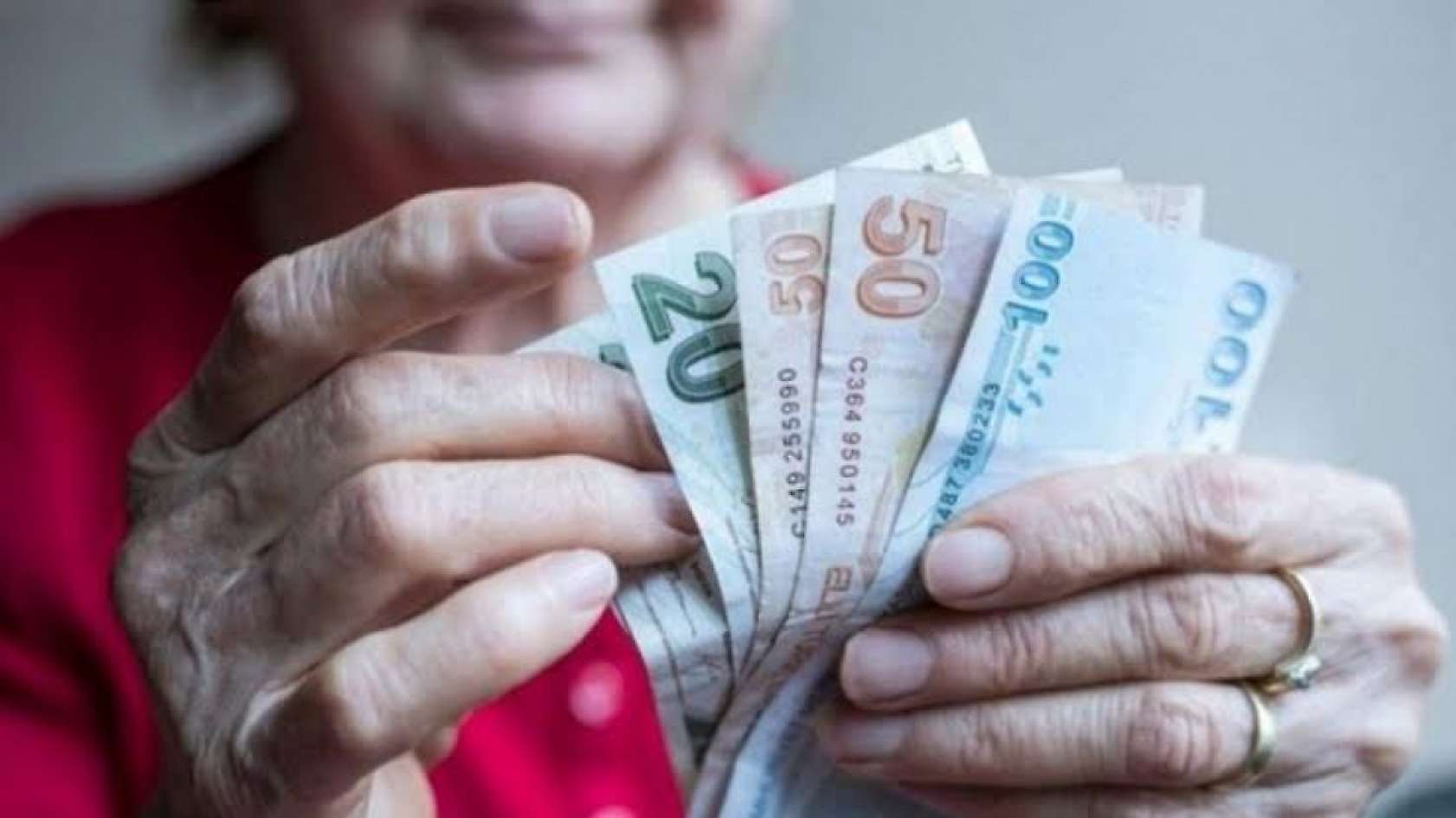 Emekliye o paralar artık faiziyle geri ödenecek