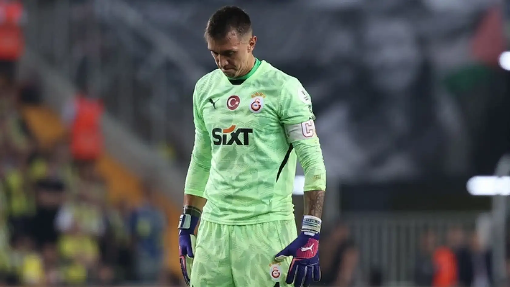 Galatasaray'da Muslera'nın yerine gelecek ismi açıkladılar