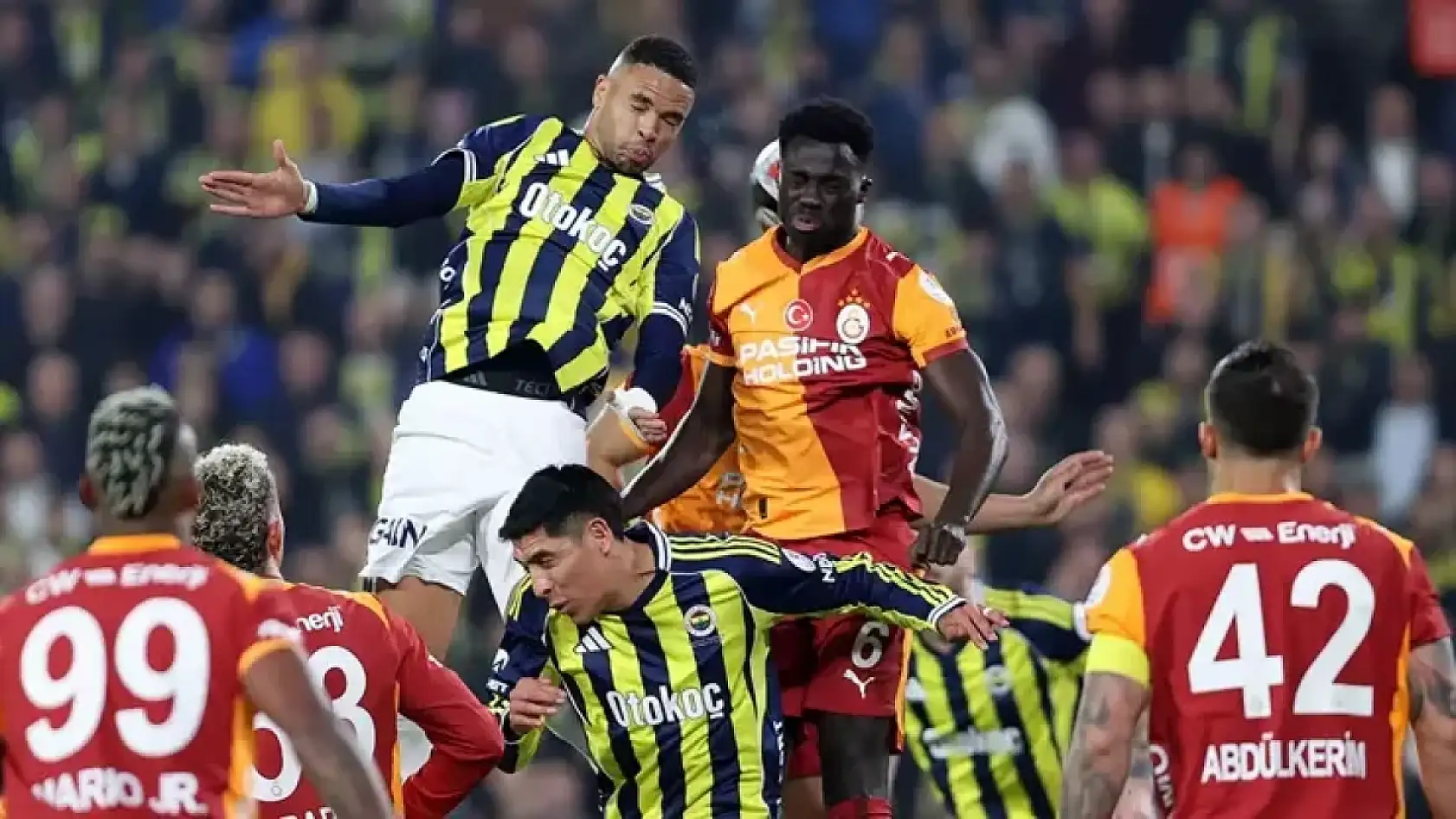 Fenerbahçe Galatasaray derbisinde kural hatası şoku