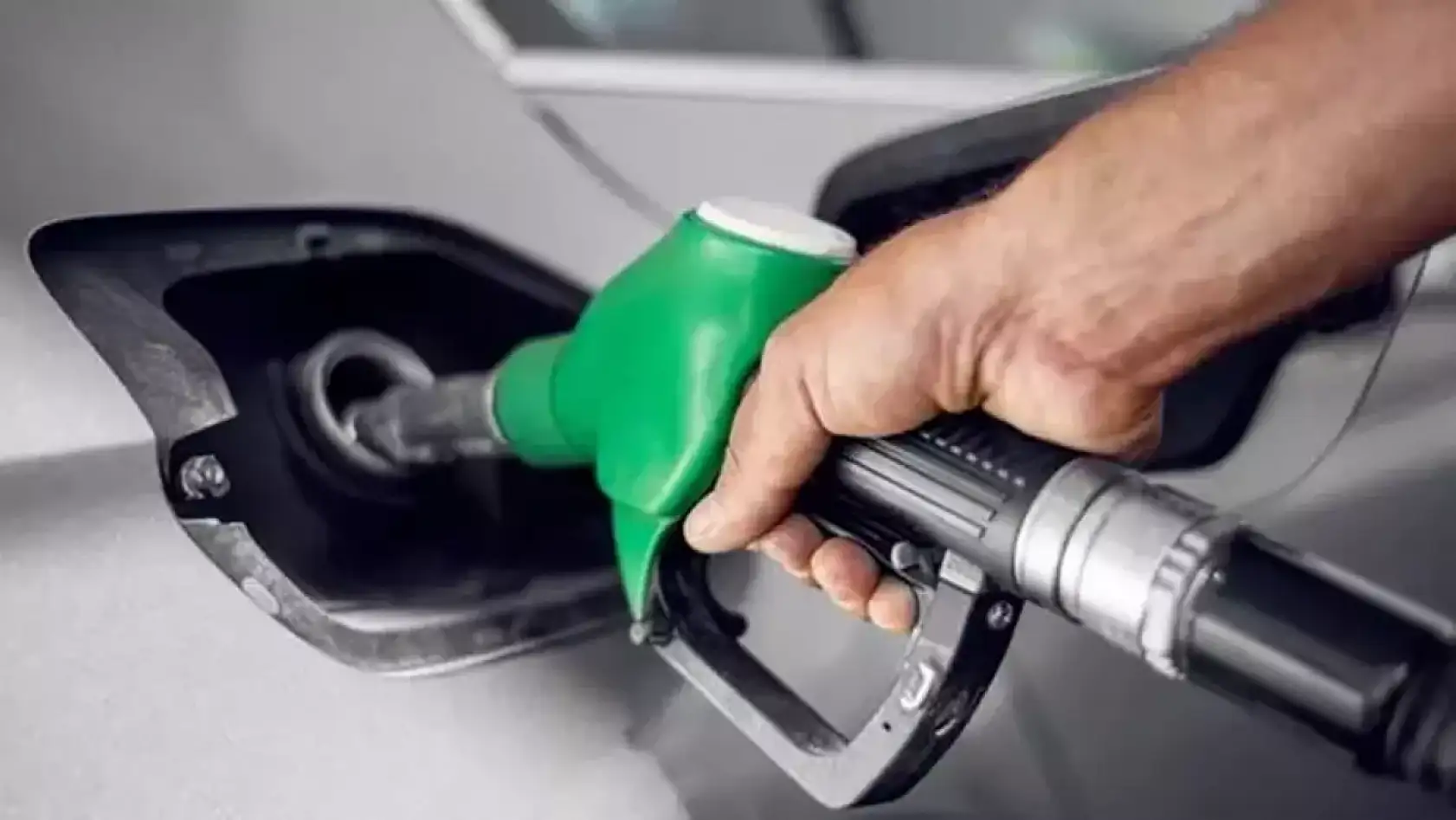 Akaryakıta DEV indirim! Motorin ve benzin fiyatları düşüyor