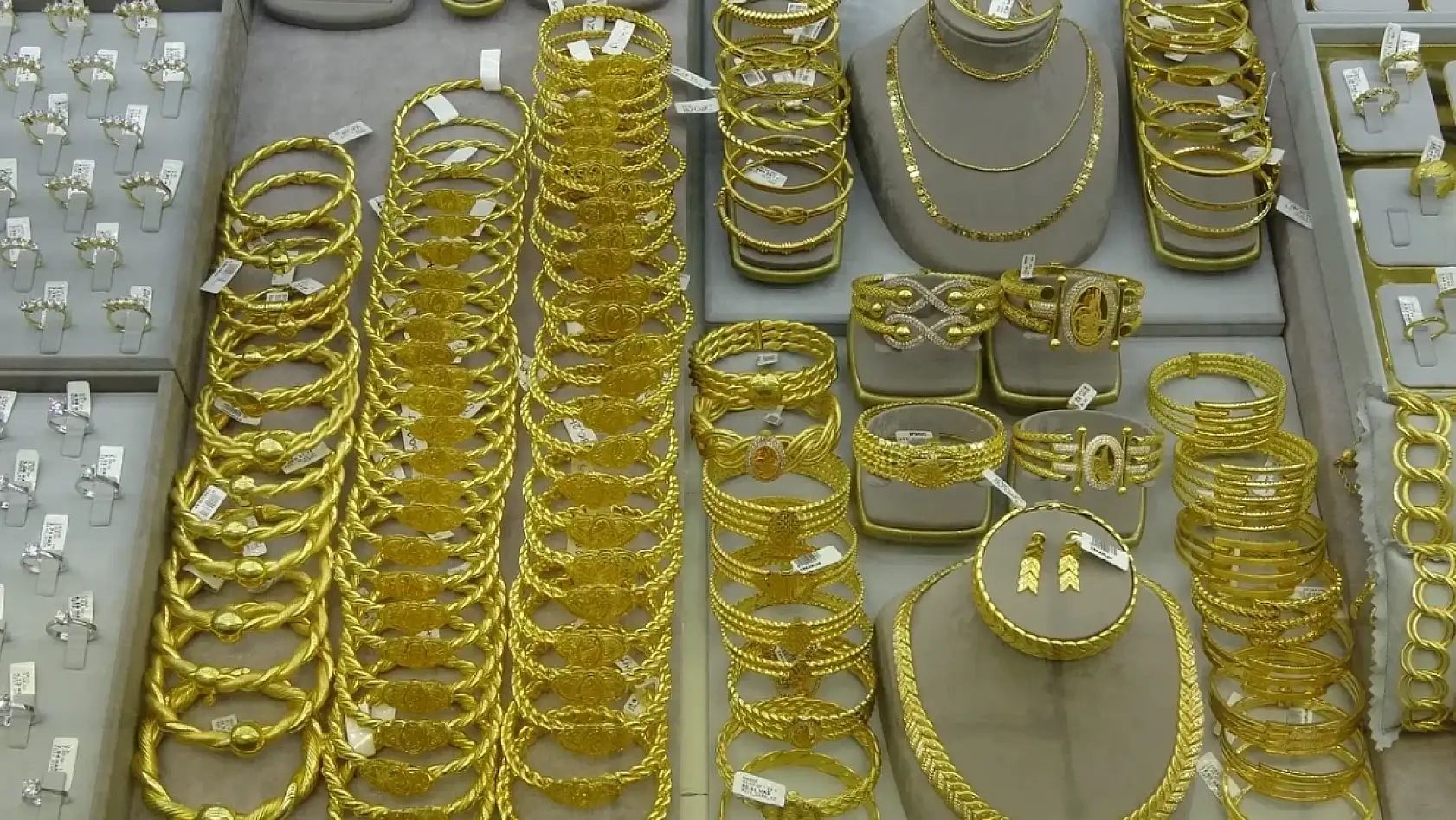 Altın ve gümüş için kritik tarih uyarısı yaptı! Uzman isim açıkladı