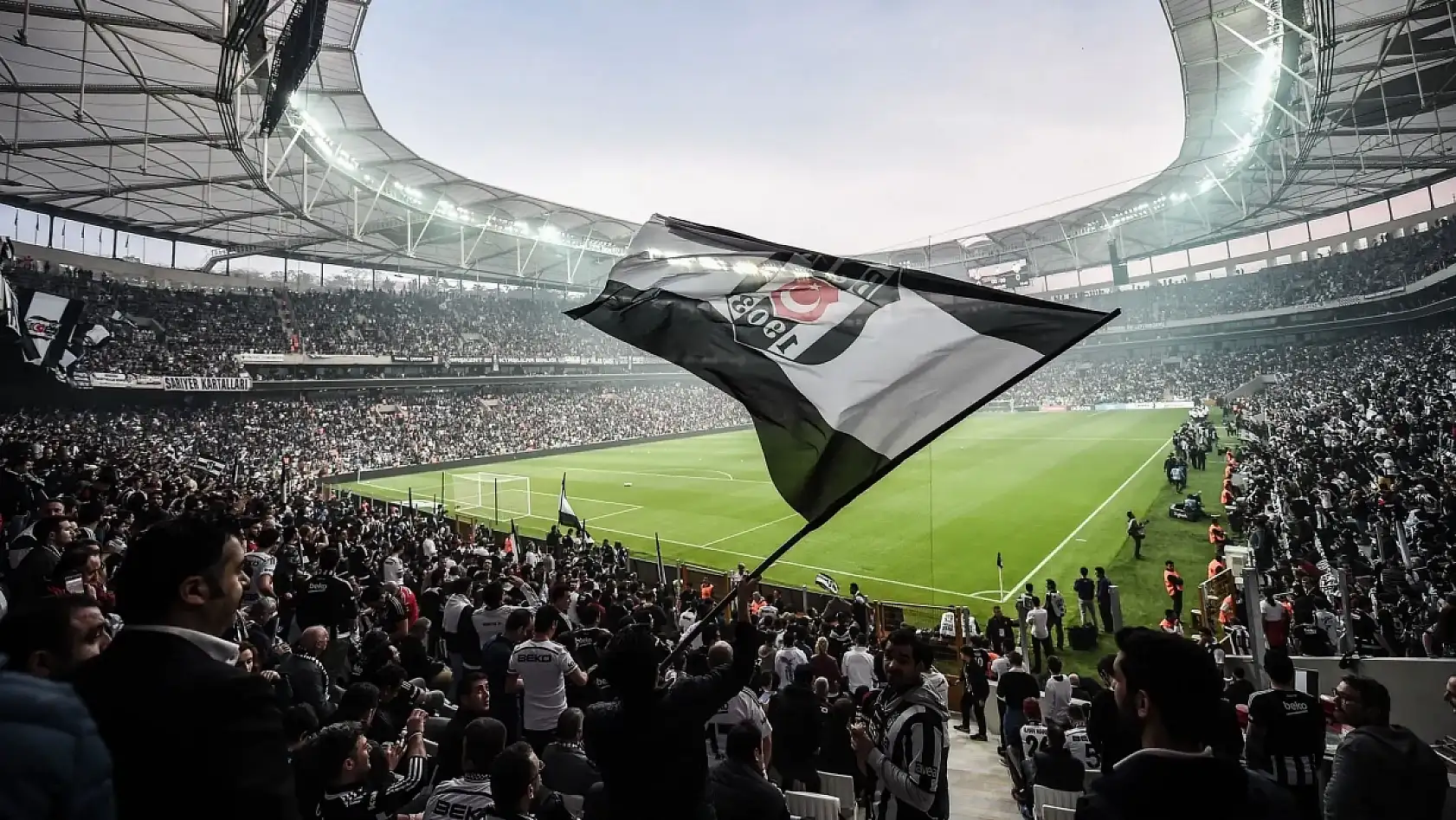 SON DAKİKA: Beşiktaş'ın stadına dev sponsor