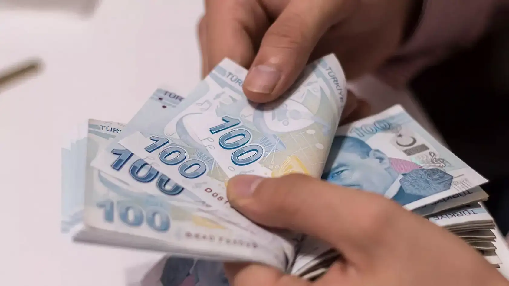 3 çocuk doğuran anneye devlet memurluğu