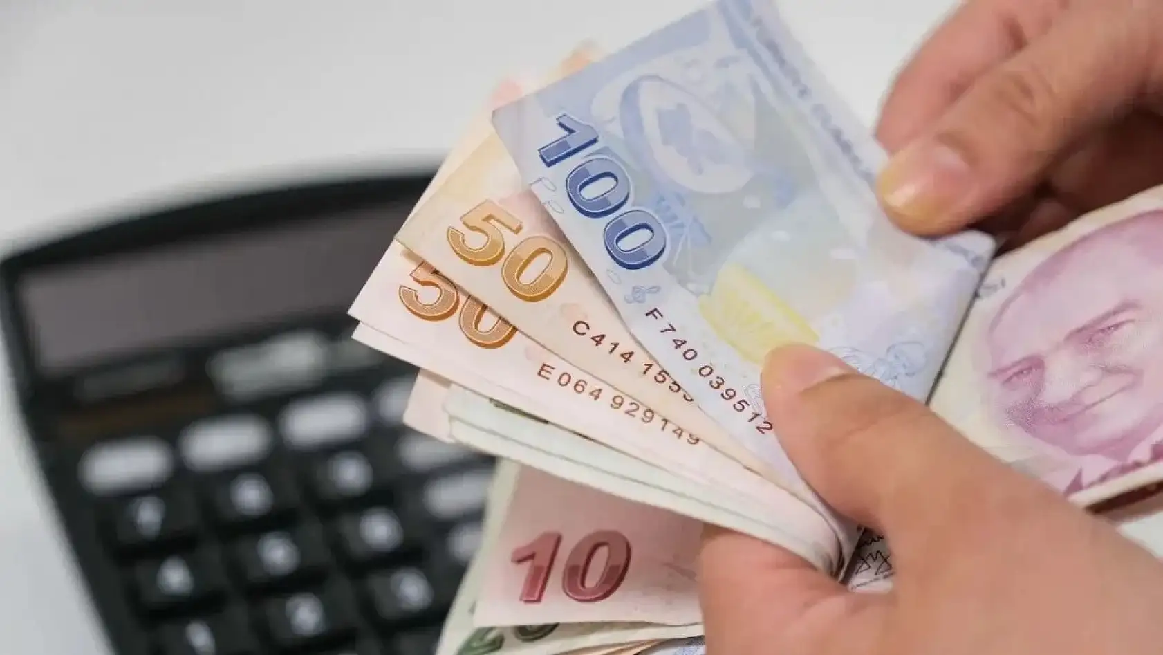600 bin lirasını bankaya yatırana dev gelir