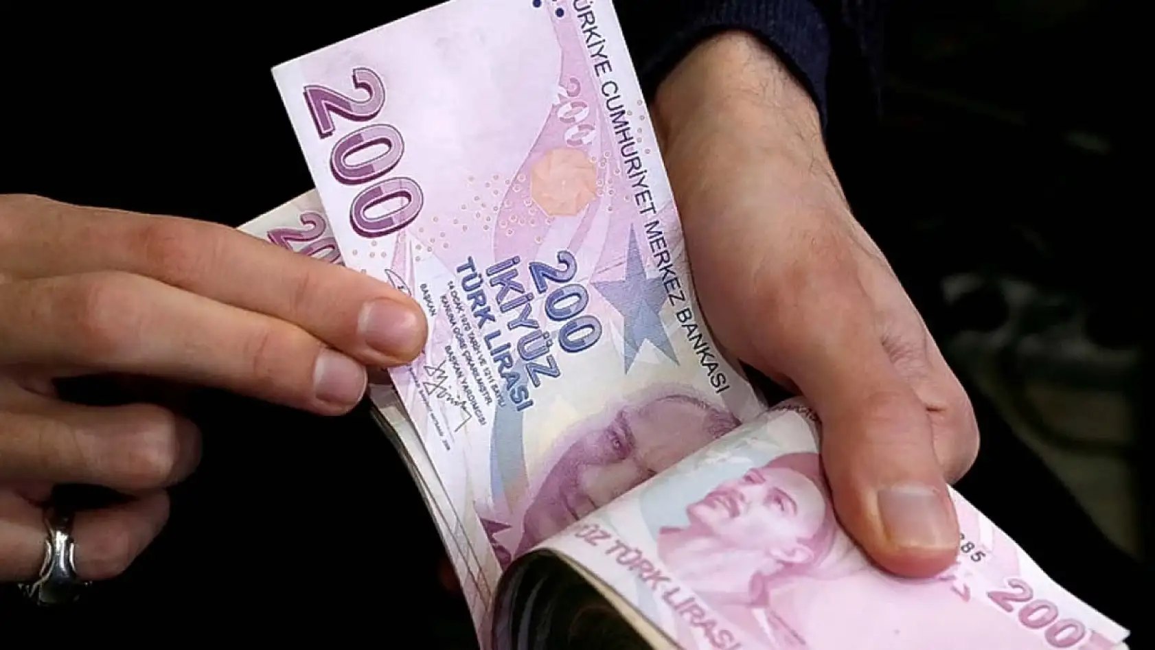 Bankalar peş peşe açıkladı! Faizsiz 60 bin liraya varan kredi verilecek