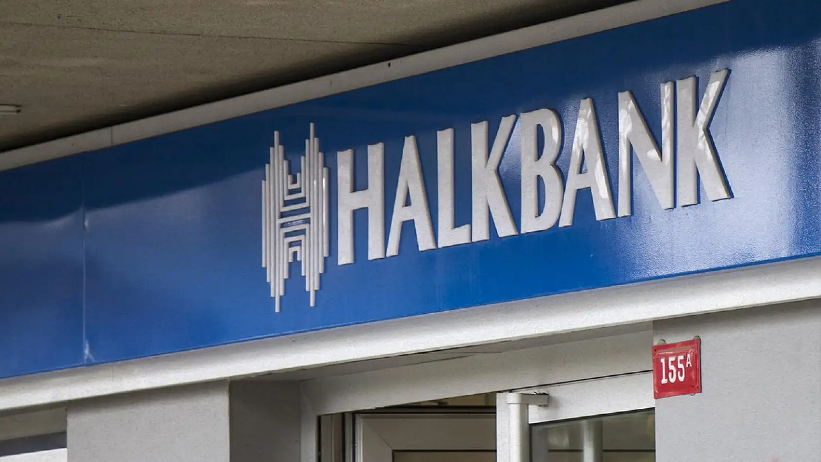 Halkbank'tan yeni evlilere özel konut kredisi