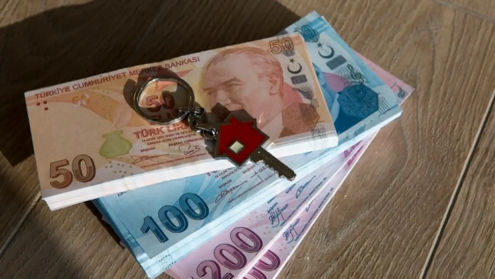 Yeni evlenenlere 3 ay geri ödemesiz konut kredisi verilecek