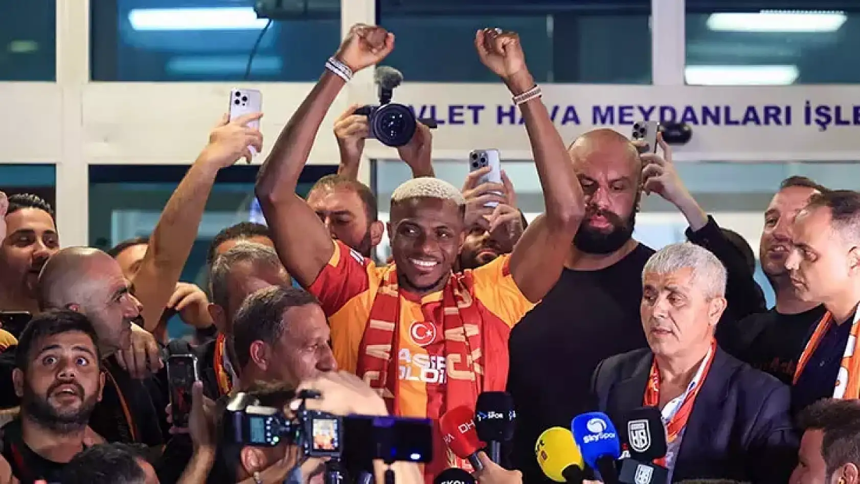 Galatasaray Osimhen transferinin maliyetini bu şekilde karşılayacak