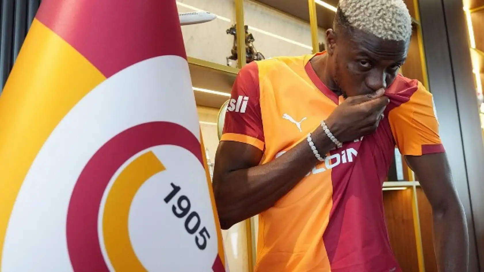 Galatasaray Osimhen transferinin maliyetini bu şekilde karşılayacak