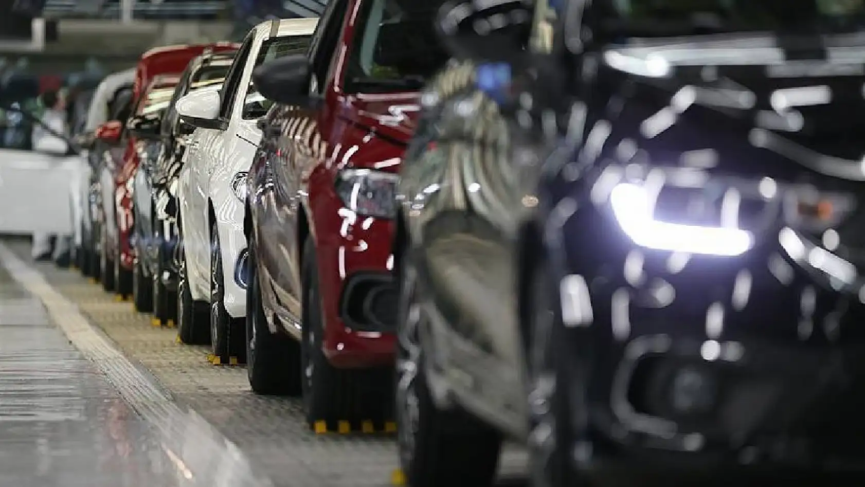 Üç çocuklu ailelere ÖTV'siz yerli otomobil geliyor! Yeni destek hamlesi