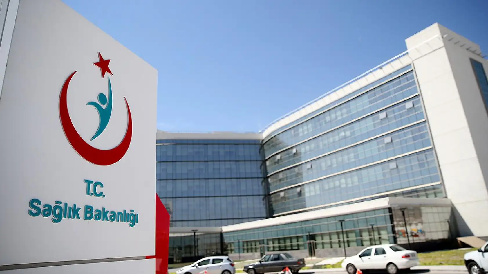 Sağlık Bakanlığı hastanelere 4 bin sürekli işçi alımı yapacak