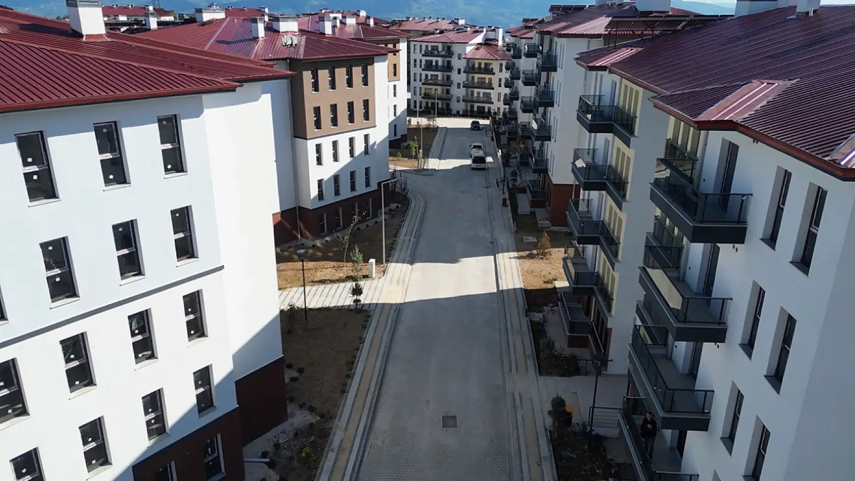 Bakan canlı açıkladı! 18 yaşını doldurana konut kampanyası geliyor