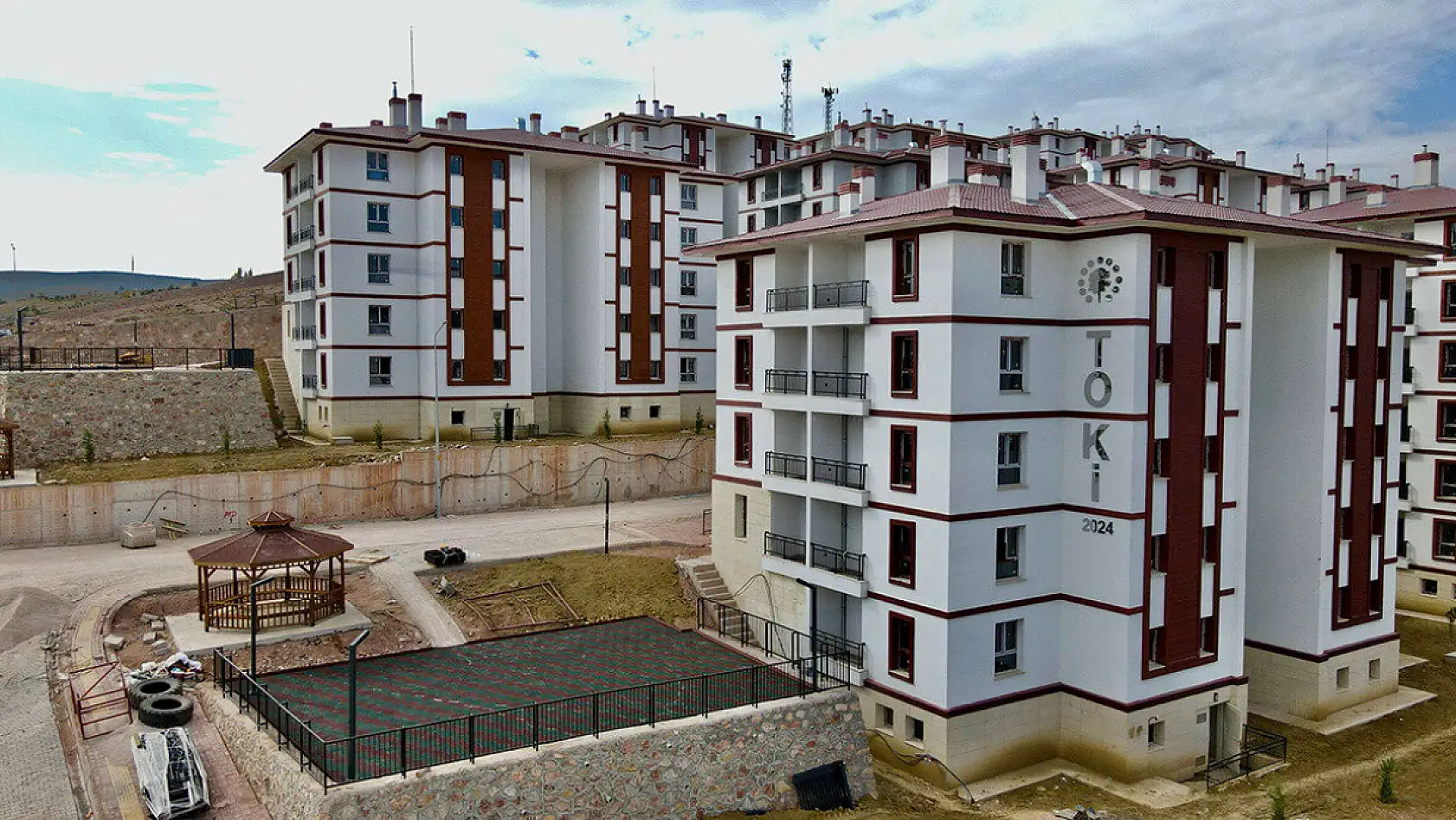 TOKİ 8 şehirde 60 ay taksitle yüzde 20 indirimli konut satacak