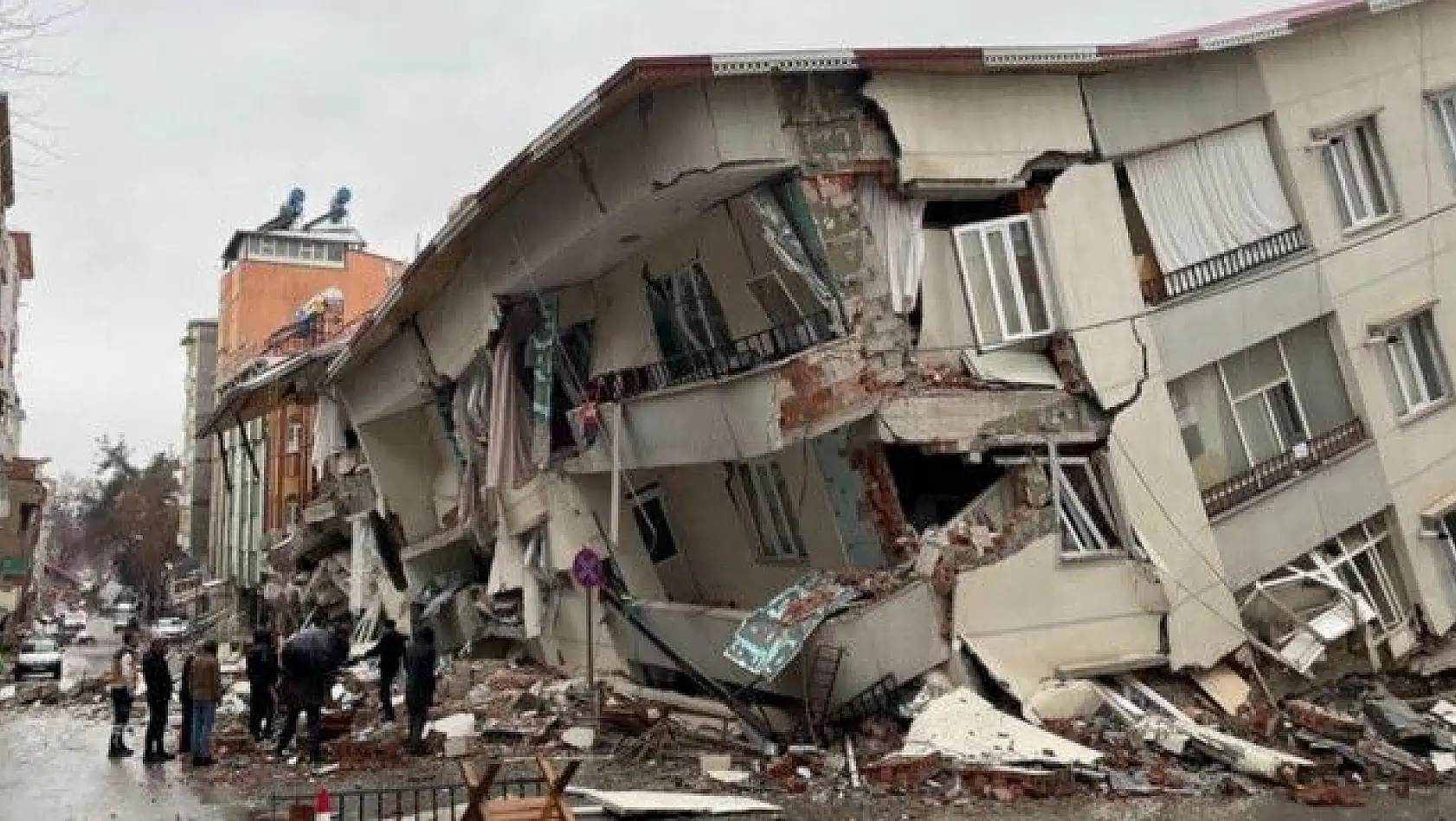 Adıyaman'da depremde evi zarar gören vatandaşların eşya parası ne zaman ödenecek?