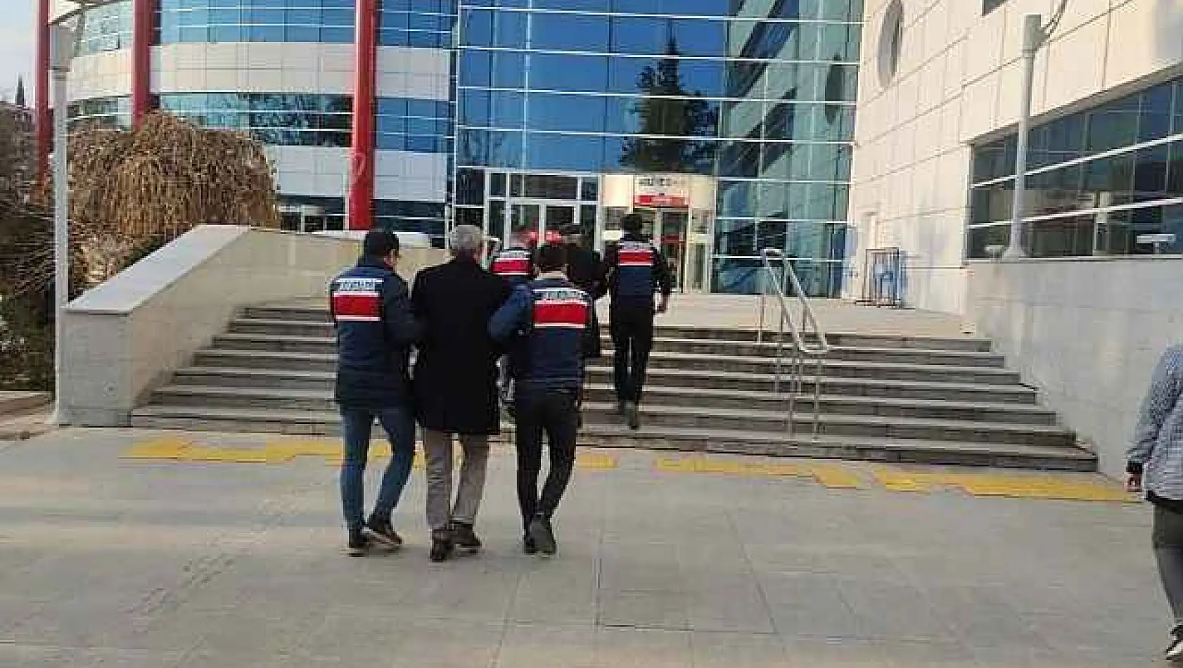 Terörist Sabri Ok'un ağabeyi ve yeğeninin iddianamesi kabul edildi