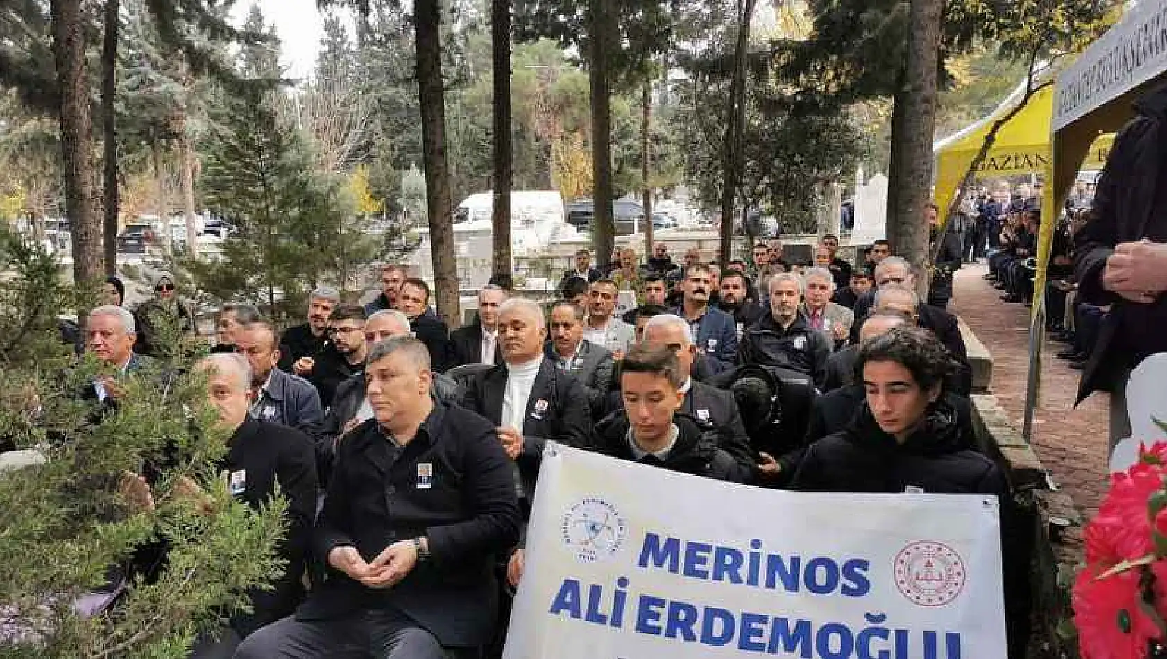 Mehmet Erdemoğlu ölümünün 17. yılında mezarı başında dualarla anıldı