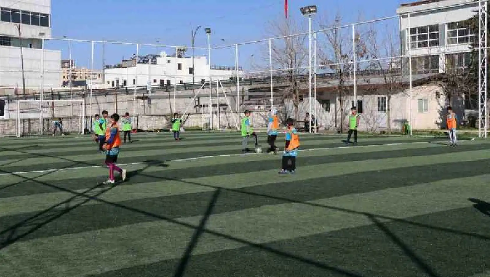 Haliliye Belediyesi futbol okulu miniklerin adresi oldu