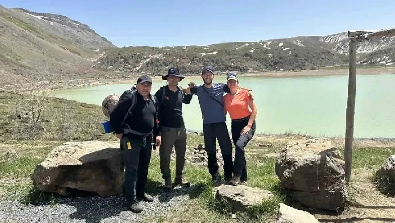 Nemrut Krater Gölü turistleri ağırlamaya başladı