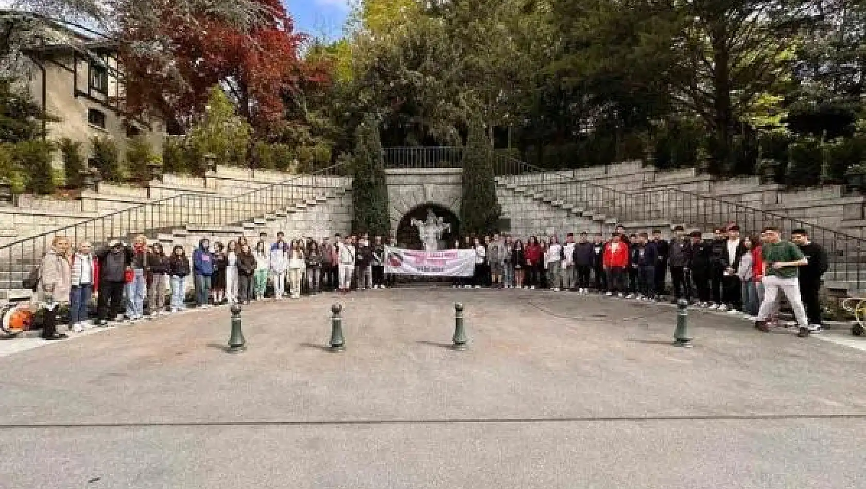 Gaziantep Kolej Vakfı öğrencileri Avrupa'yı mercek altına aldı
