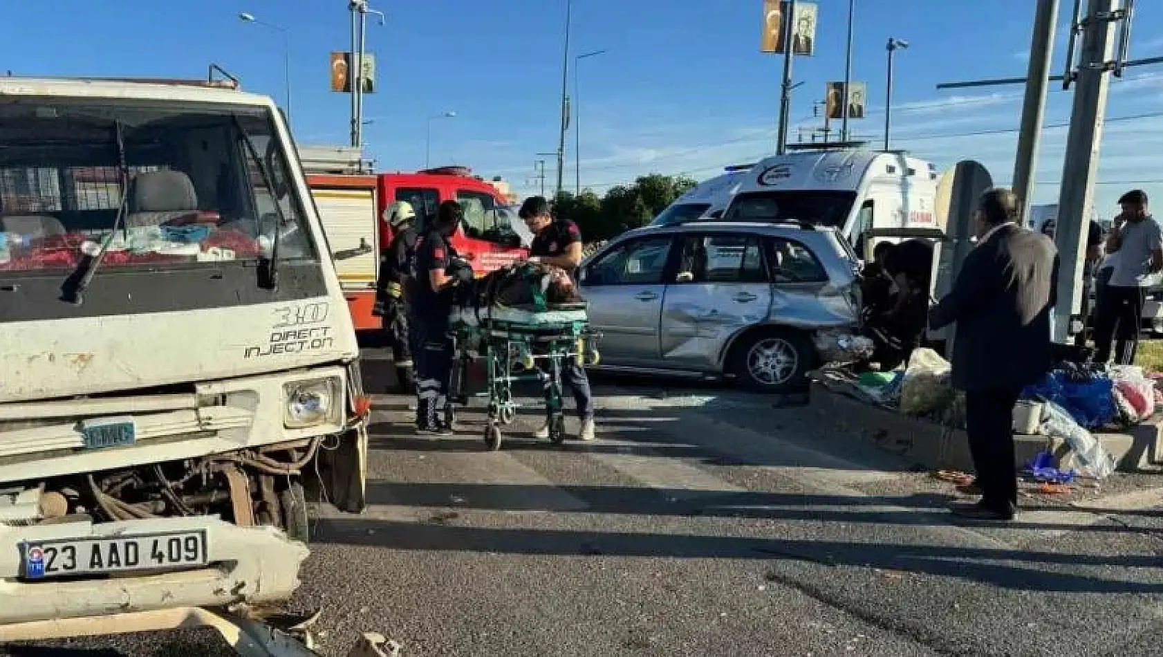 Otomobil ile pikap kavşakta çarpıştı: 4 yaralı