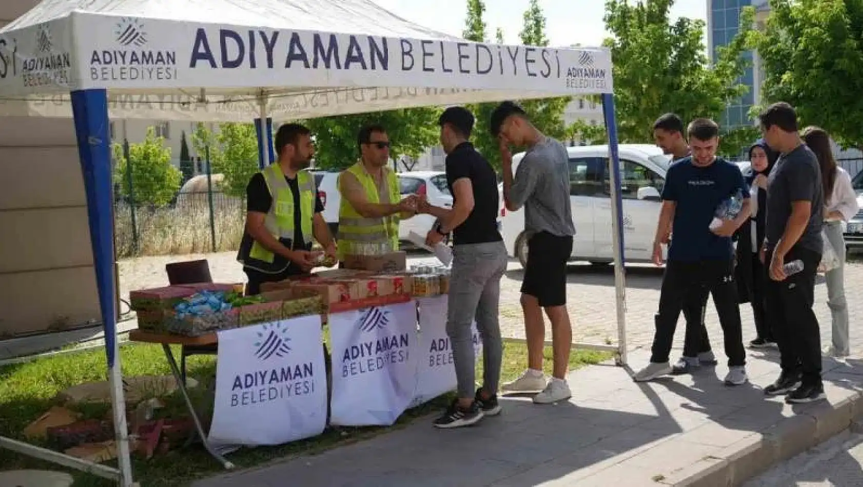 Adıyaman Belediyesi YKS'de öğrencileri yalnız bırakmadı