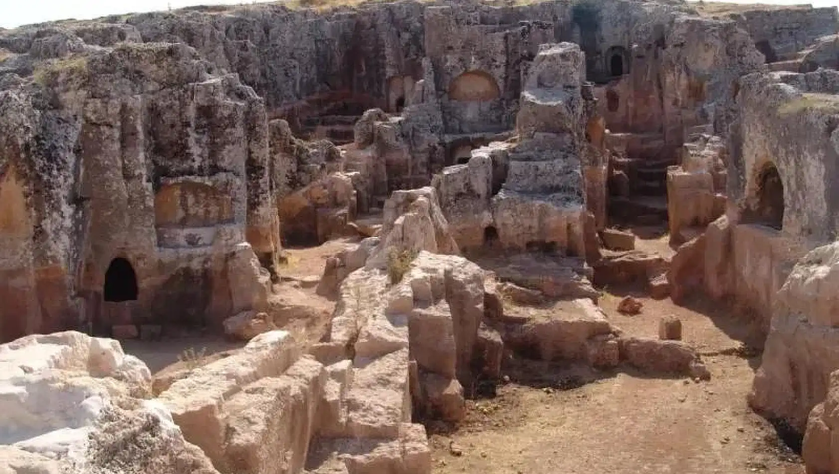 Adıyaman'da Gizli Cennet: Perre Antik Kenti'ni Keşfedin!