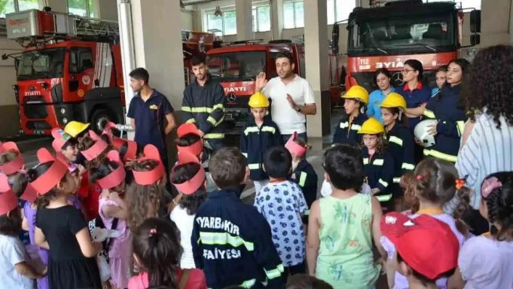 Diyarbakır'da çocuklara itfaiye eğitimi verildi
