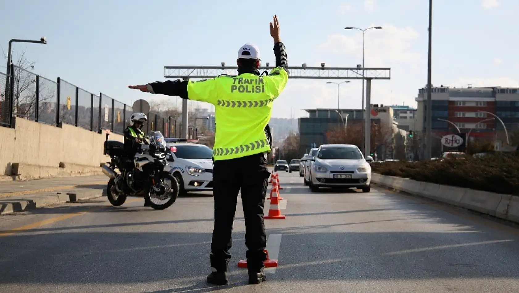 2025 yılı trafik cezaları fiyatları belli oldu