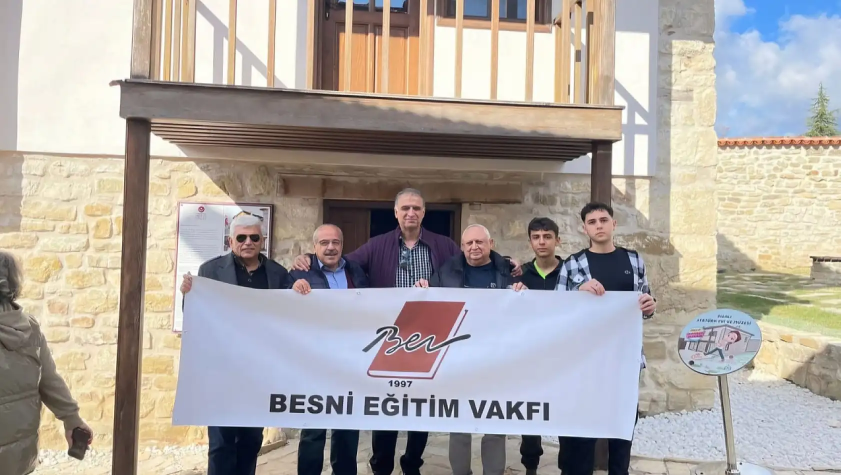 Besni Eğitim Vakfı Üyeleri Çanakkale'de buluştu