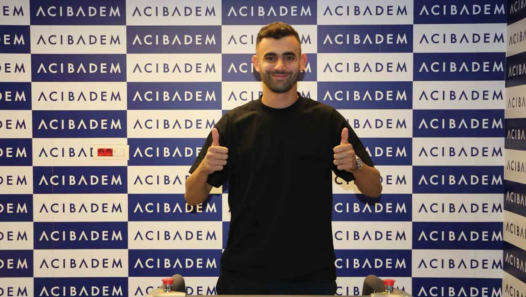 Çaykur Rizespor, Rachid Ghezzal'ı renklerine bağladı