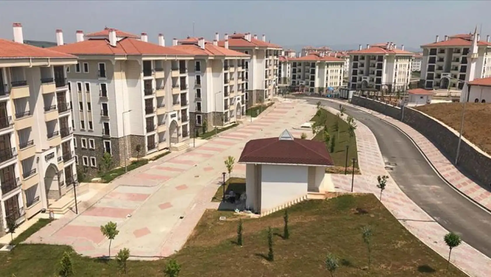 TOKİ Emlak Konut faizsiz konut kampanyası başvuru tarihleri ve ev fiyatları belli oldu