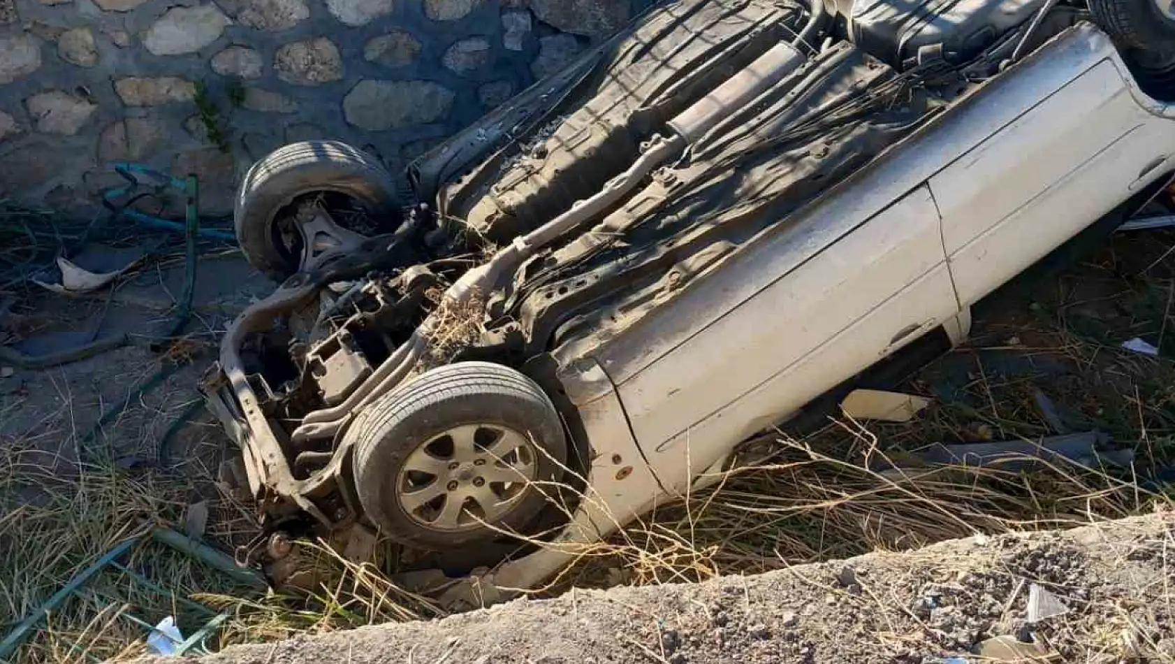 Adıyaman Gölbaşı'nda otomobil su kanalına düştü: 1 yaralı