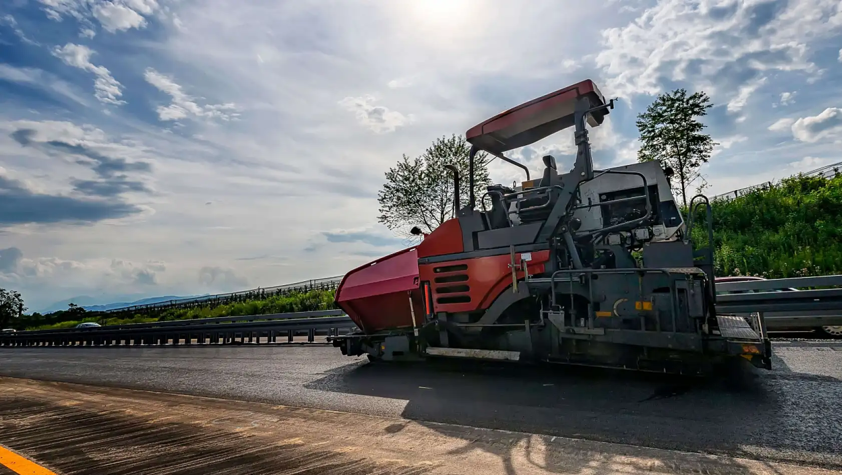 PLENT ALTI SICAK ASFALT MALZEMESİ TEMİNİ VE SERME, SIKIŞTIRMA İŞİ