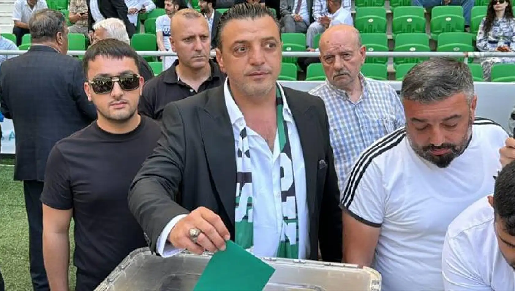 Sakaryaspor'un başkanı kimdir?