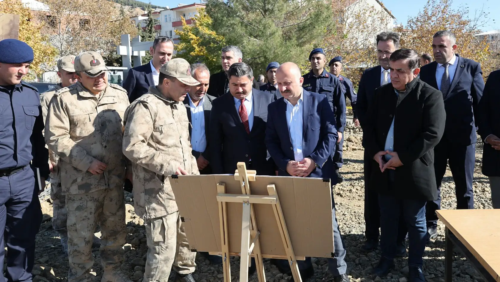 Vali Varol, Sincik ilçe jandarma komutanlığı yeni hizmet binası inşaatını inceledi