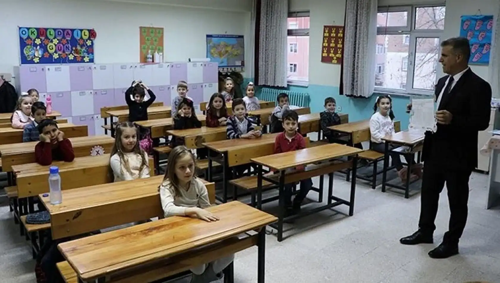 Okullar erken kapanacak mı? Bakan açıkladı