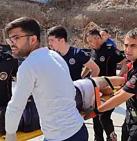 Vücuduna demir saplanan işçiyi itfaiye ekibi kurtardı