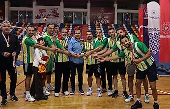4. Kamu Spor Oyunları Voleybol Turnuvasında ödüller sahiplerini buldu