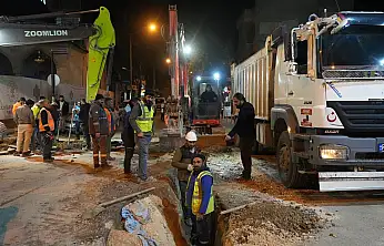 Adıyaman çarşı merkezinde altyapı çalışmaları gece boyunca devam ediyor